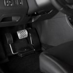 Dispozitiv pentru acționare accelerație autovehicul cu piciorul stâng